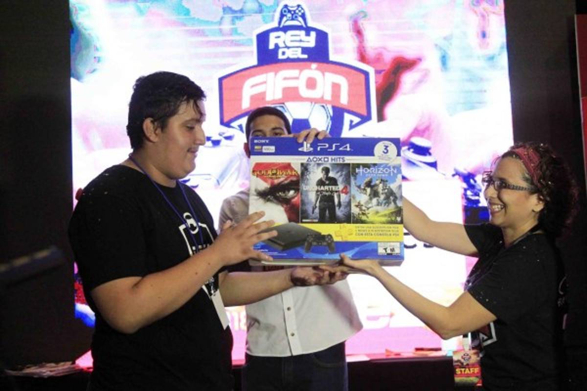 FOTOS: Así fue la fiesta que se vivió con el Rey del Fifón 2018 de Diez