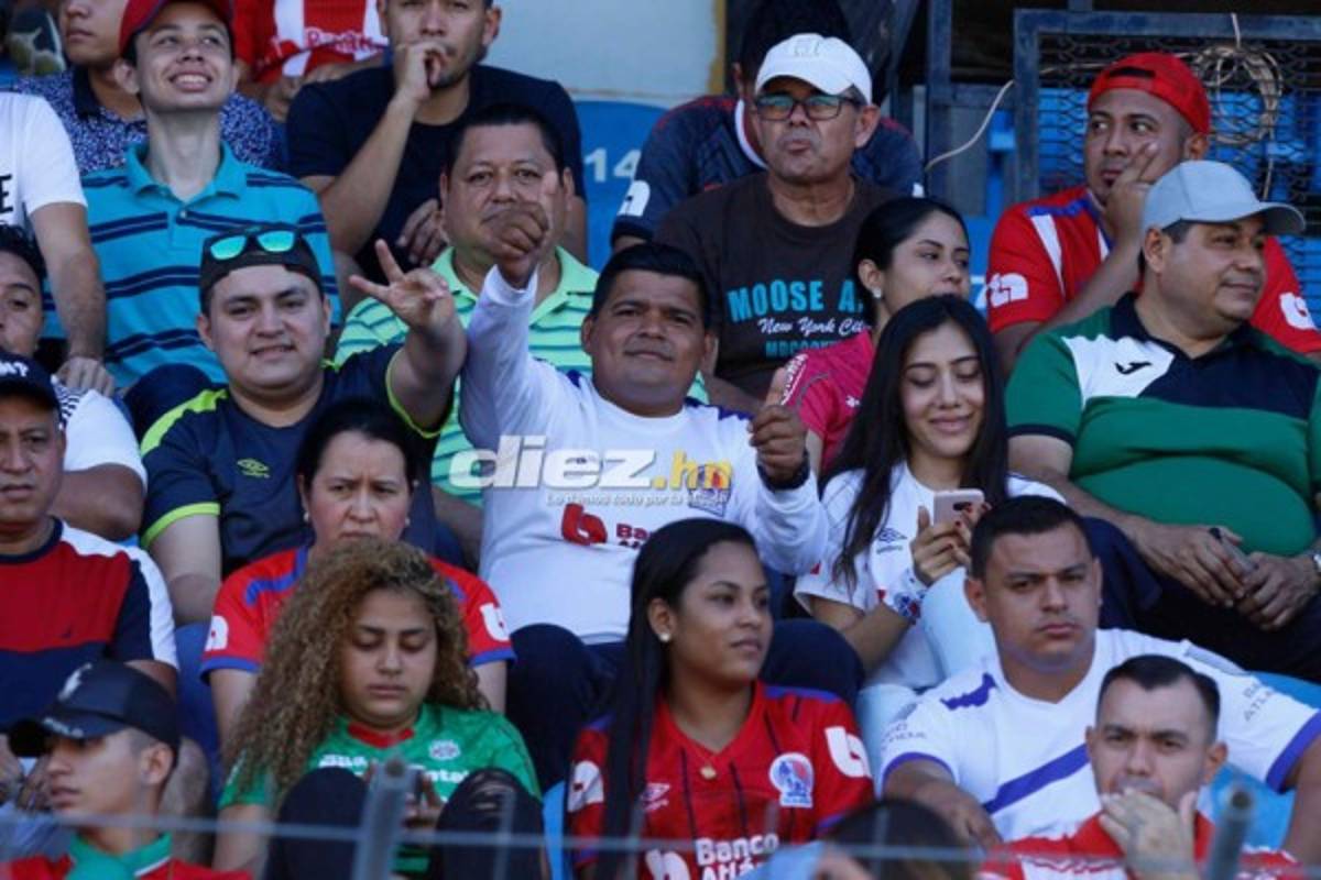 ¡Ambientazo! Afición de Olimpia invade el Estadio Olímpico para el clásico contra Marathón