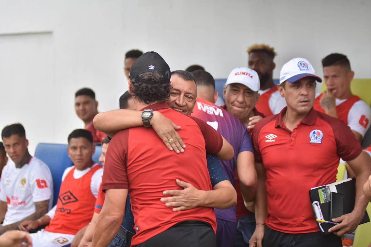 ¿Qué pasó antes del partido con los jugadores del Olancho? Los ‘pelados’ del Olimpia y lo que Auzmendi y Altamirano hacían en el gol de Omar Elvir