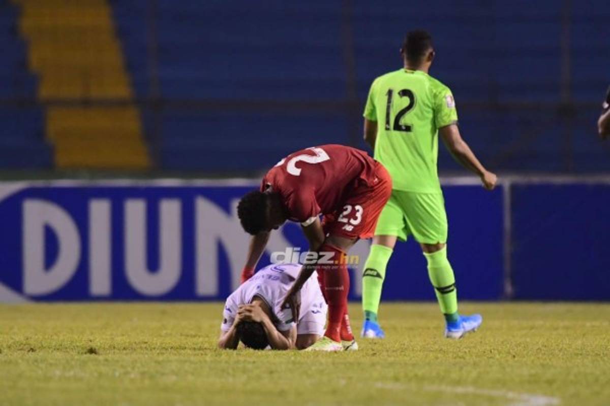 Las impactantes y desgarradoras fotos de los futbolistas de Honduras en el Olímpico y el júbilo de los panameños