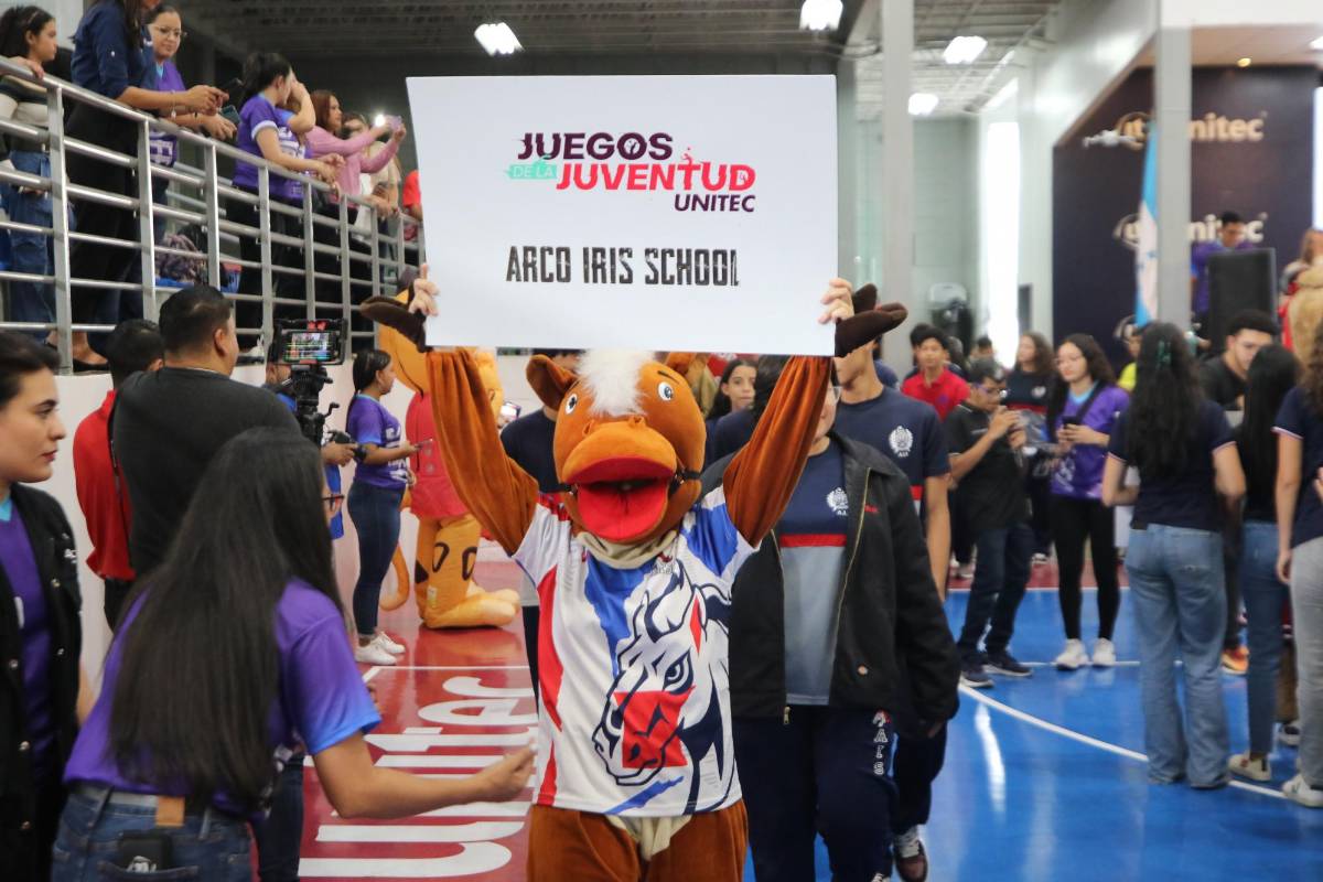 UNITEC vivió una gran fiesta con el lanzamiento de los Juegos de la Juventud; las cheerleading se roboron el show