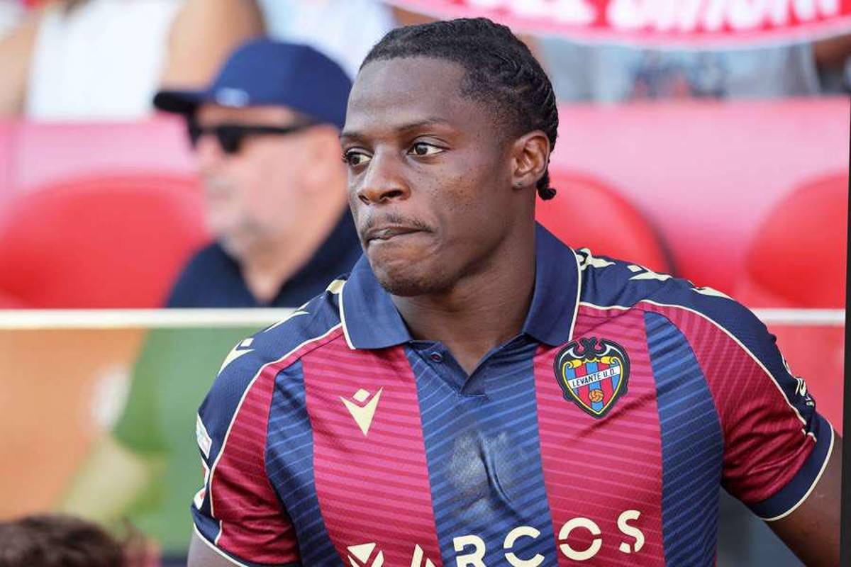 Barcelona toma decisión con Julián Álvarez y elige el fichaje que nadie esperaba para reemplazar a Lewandowski: Muchos gallos