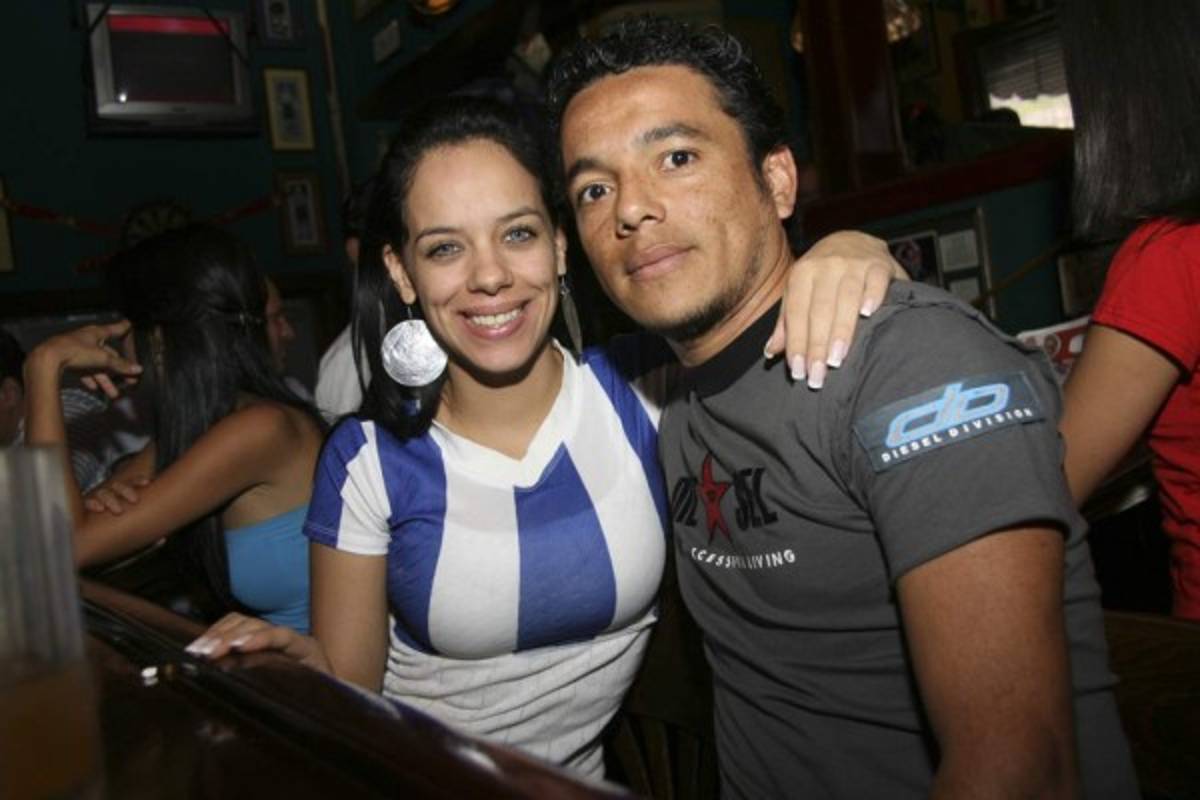 FOTOS: Así luce la bella y encantadora presentadora Paola Lazzaroni