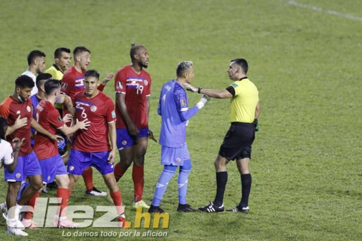 El gran gesto de Keylor Navas, locura total por tomarse fotos y su plática con 'Rambo' de León