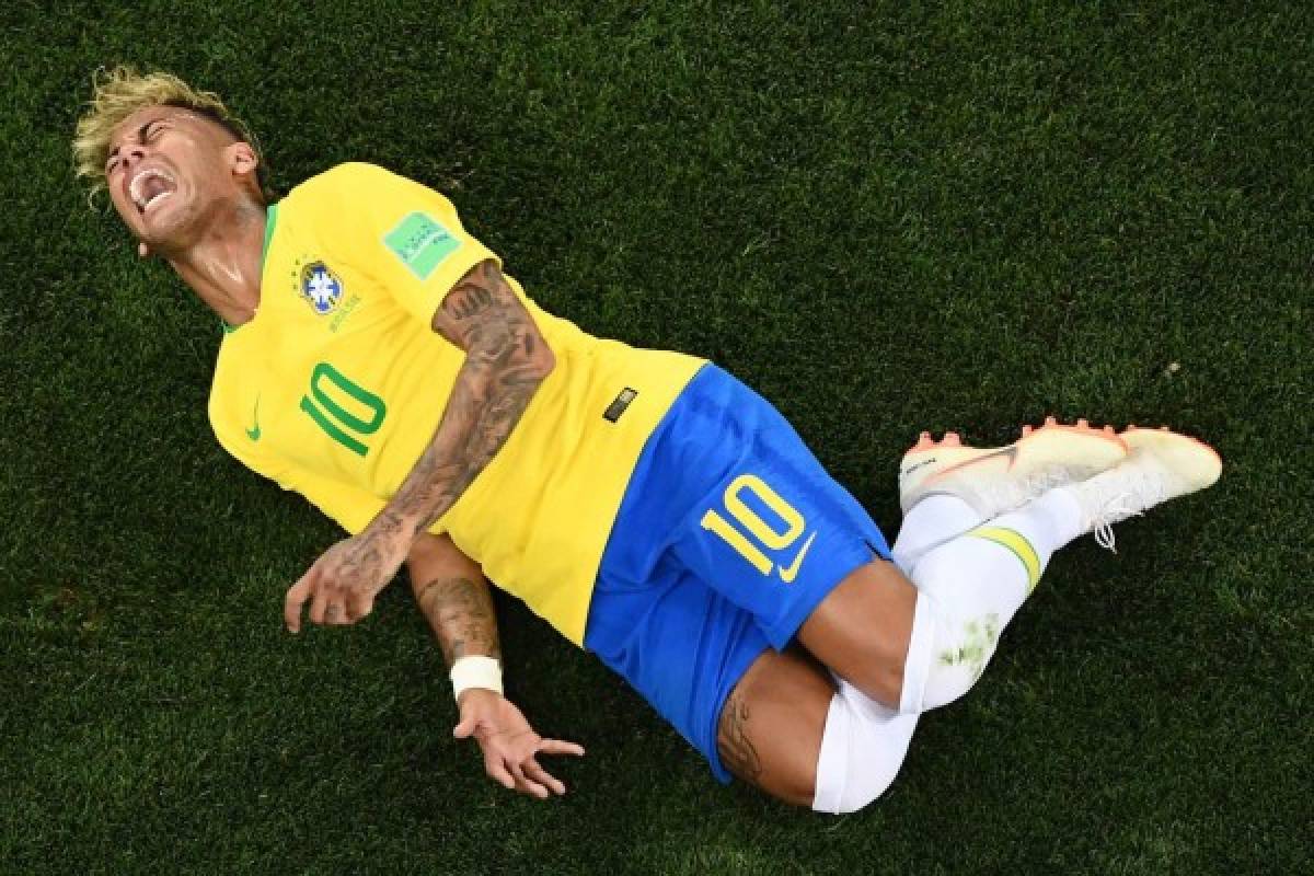 NO SE VIO EN TV: El terrible dolor de Neymar, las 'garotas' y la famosa selfie en el Brasil-Suiza