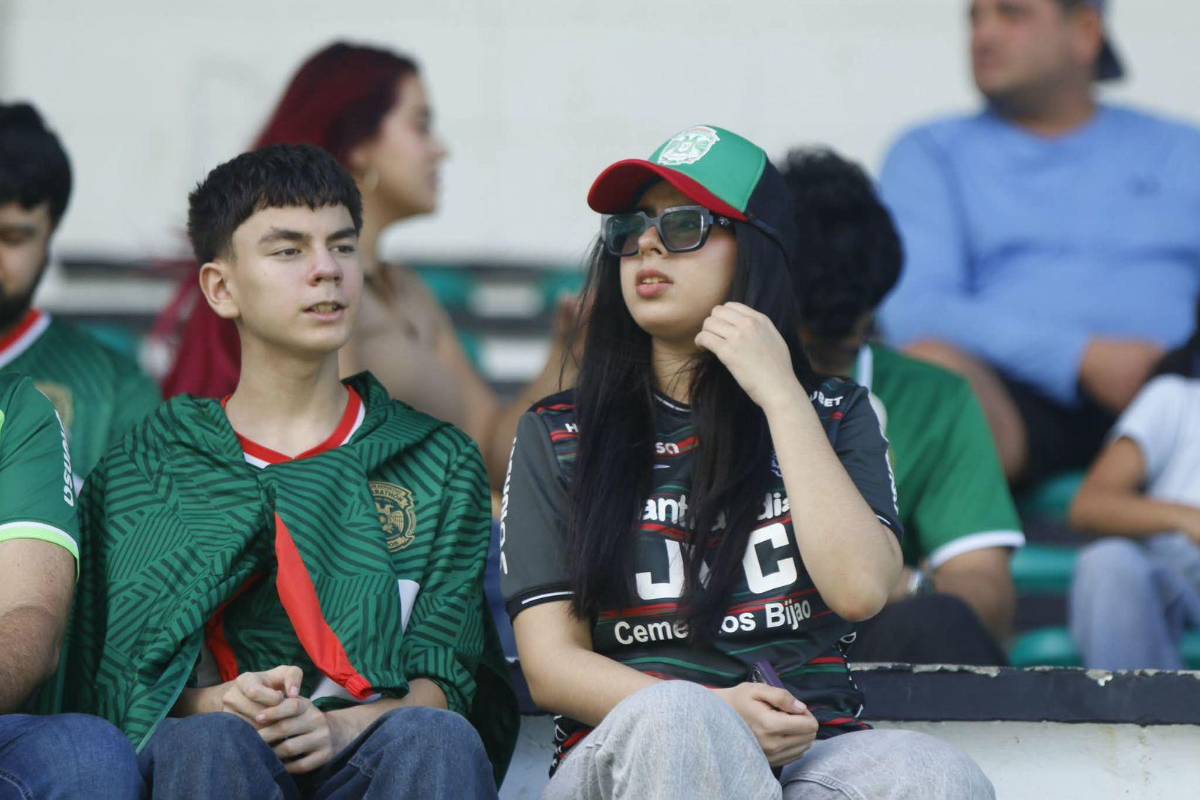 Platense luce el tifo más hermoso de la historia, el que llegó en moto y las mujeres que enamoran en Puerto Cortés