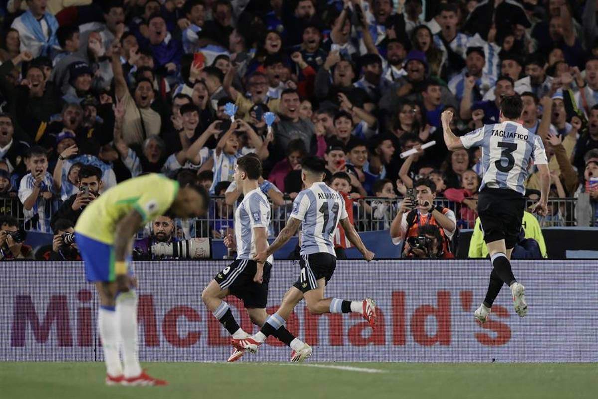 Paredes se burló de Rodrygo en la paliza de Argentina a Brasil, la bronca con Raphinha y Vinicius también se calentó