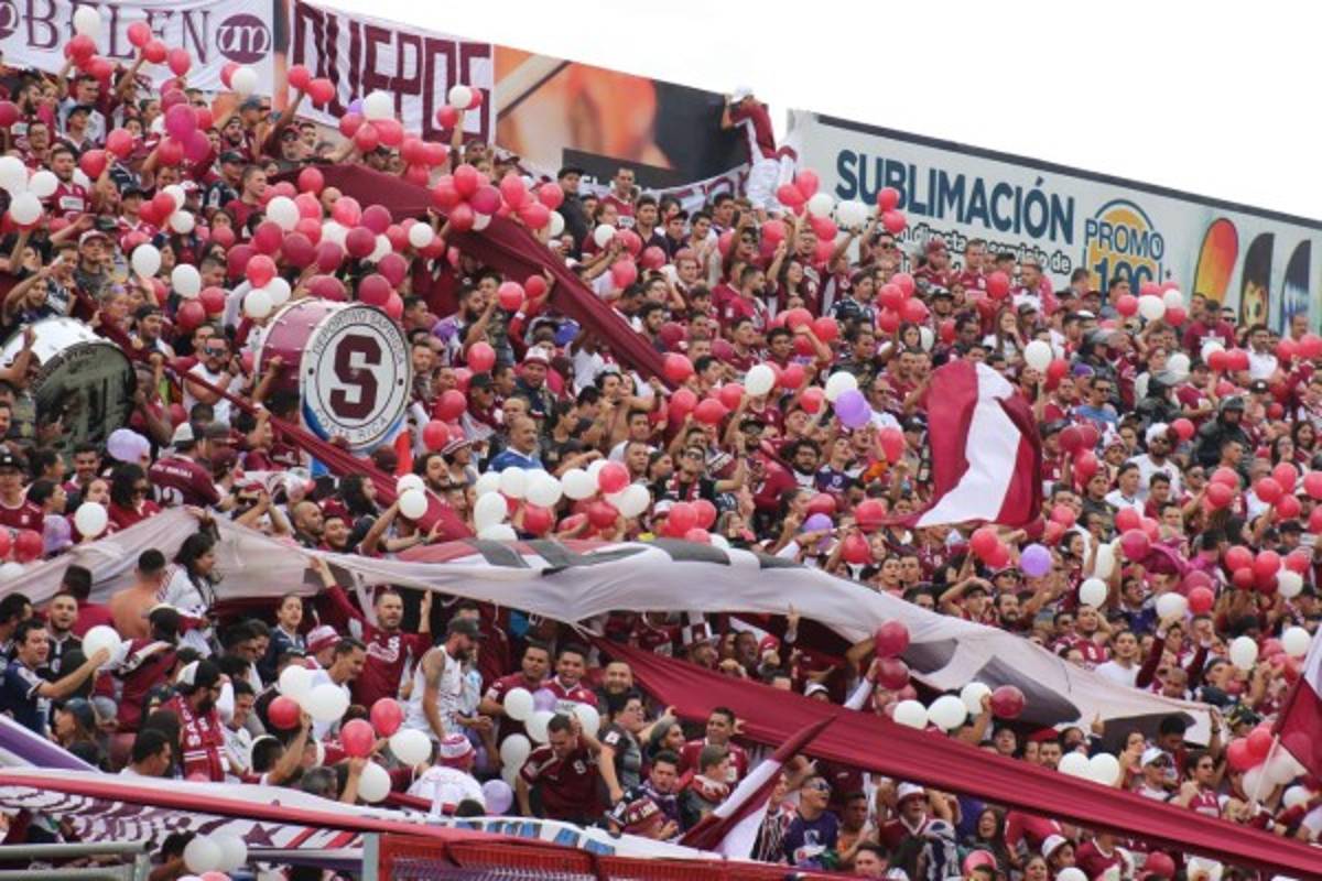¡Ambientazo! El estadio Ricardo Saprissa lució sus mejores galas para la final costarricense