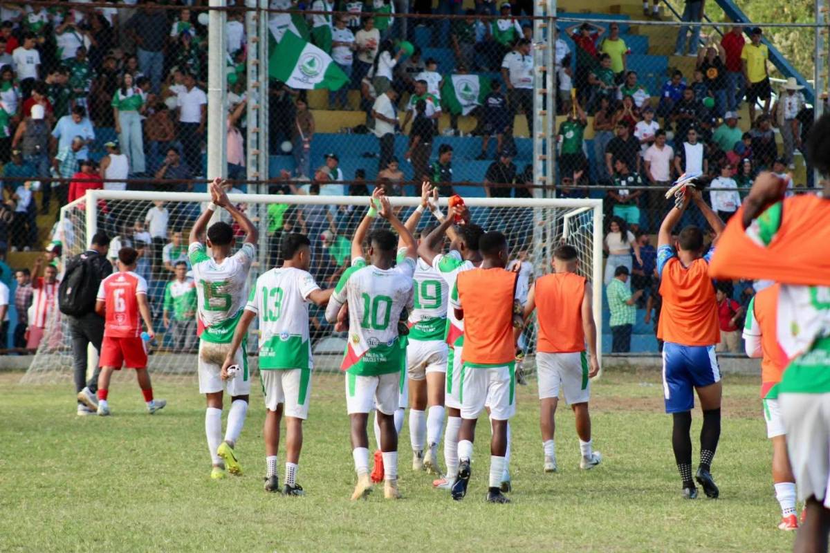Falta infraestructura y césped en mal estado: Los 4 estadios de la Liga de Ascenso que se ilusionan con recibir juegos de primera en Honduras
