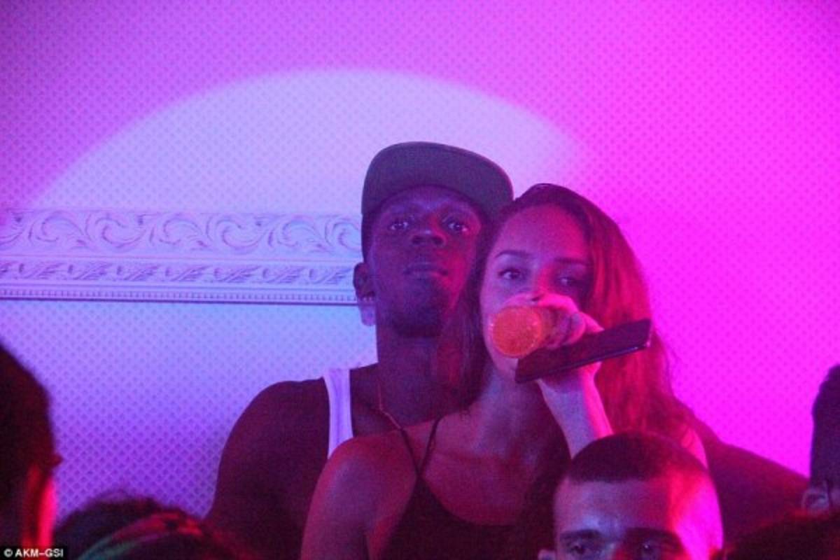 Escandalosas fotos de la fiesta de Usain Bolt ¡con una tercera mujer!
