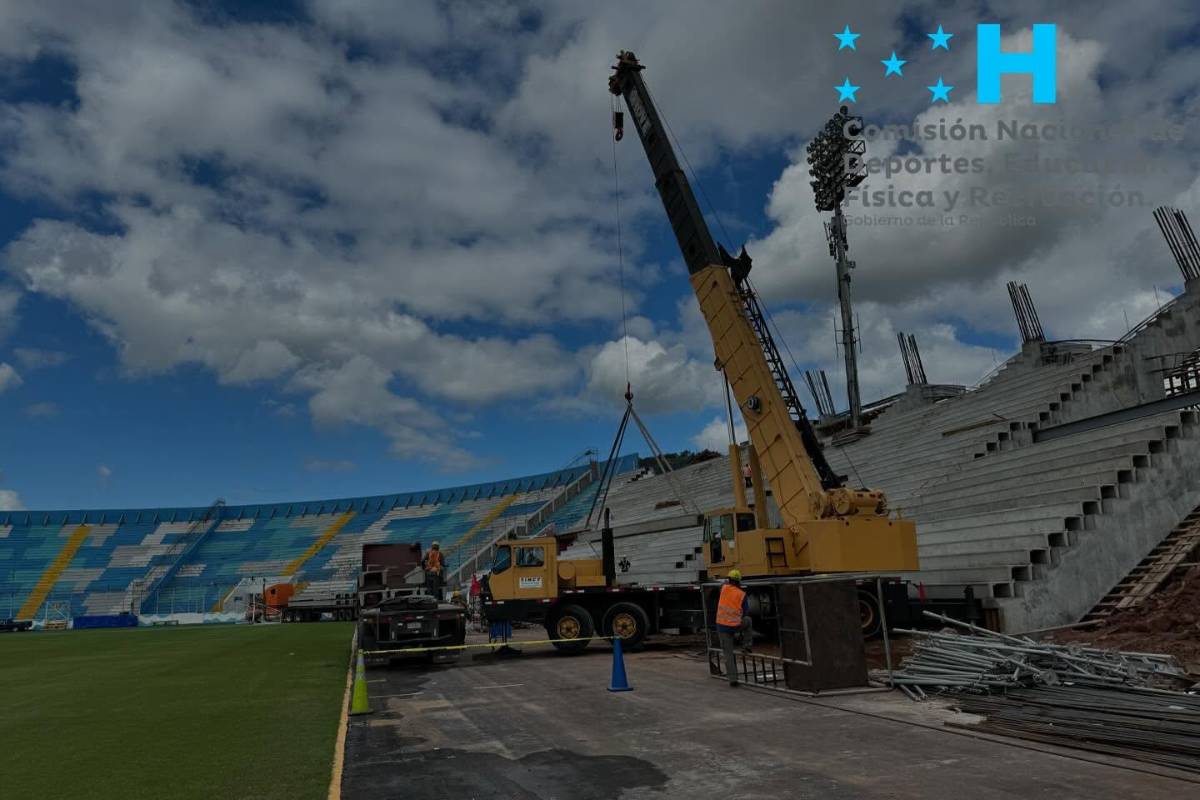 Exseleccionado de Honduras figura en la supervisión del estadio Nacional; así lucen sus graderías previo al Clausura