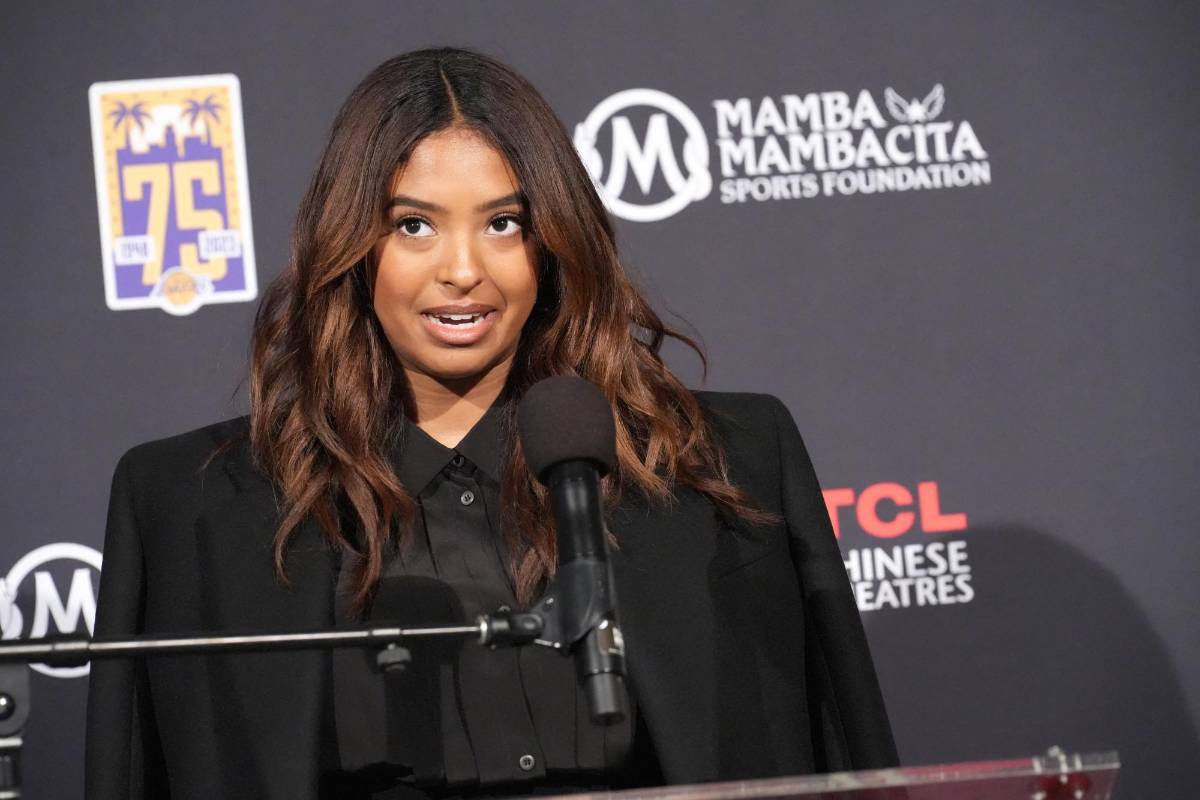 Las huellas de Kobe Bryant son inmortalizadas en Hollywood: Viuda e hijas de Kobe Bryant lo recuerdan en emotivo evento