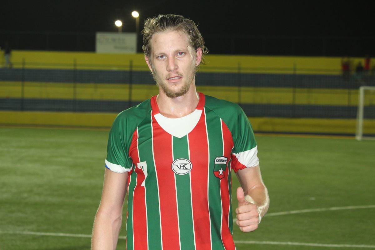 ¡Impactante! Futbolista disputó la final de un Mundial y ahora vive en la calle: “Le di dinero y corrió a comprar comida”