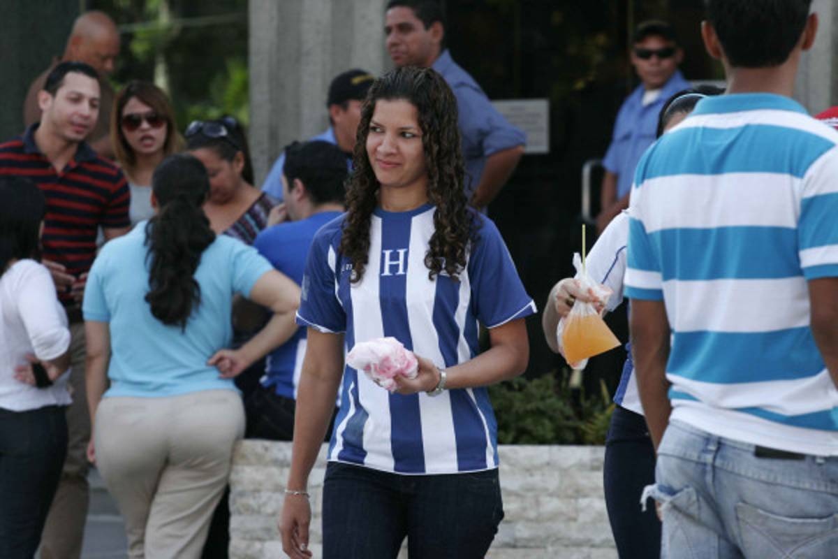 Gran Ambiente previo al Juego entre Honduras VS USA.