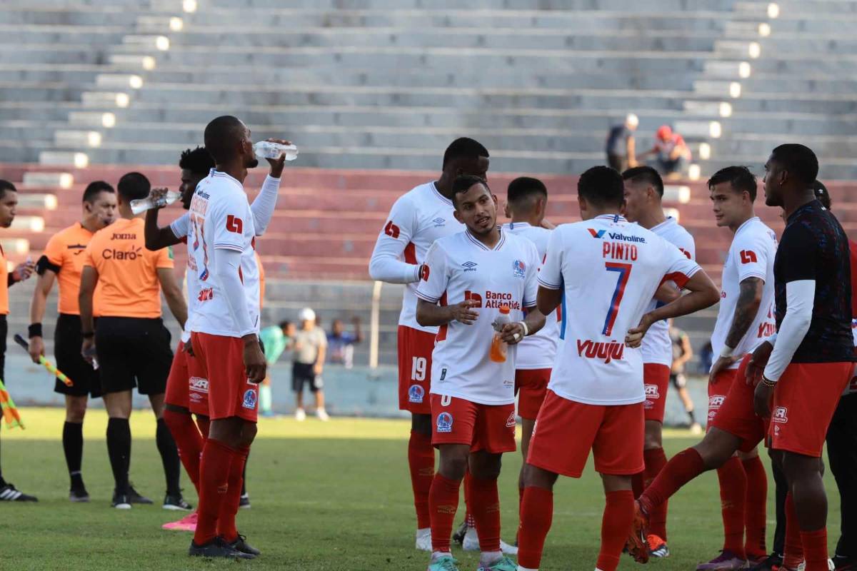¡Olimpia fue local en La Ceiba! Las imágenes del histórico partido donde los albos superaron el récord invicto