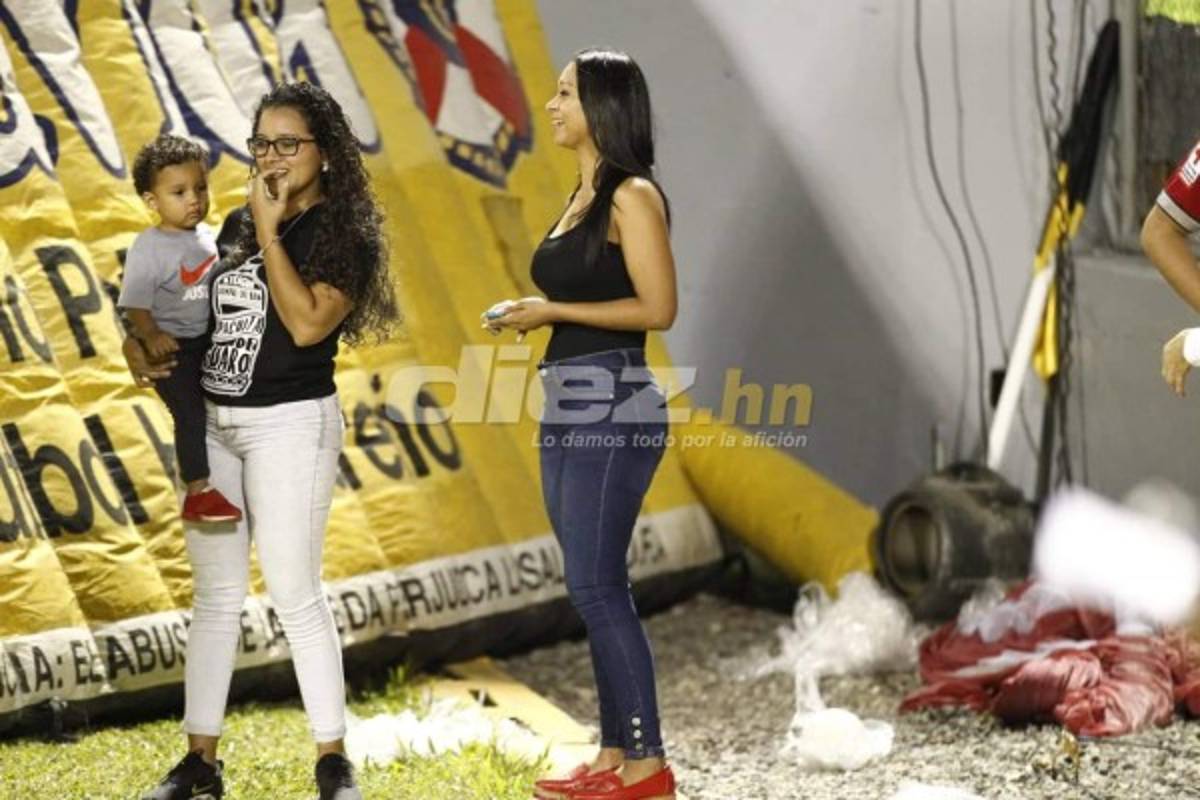 EN FOTOS: La primera vez de Coito en el Morazán; la celebración de Costly y las chicas bonitas