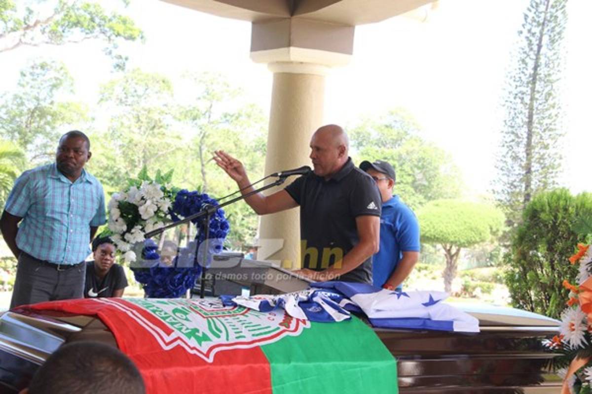 FOTOS: Las desgarradoras imágenes en el sepelio de Walter 'Pery' Martínez