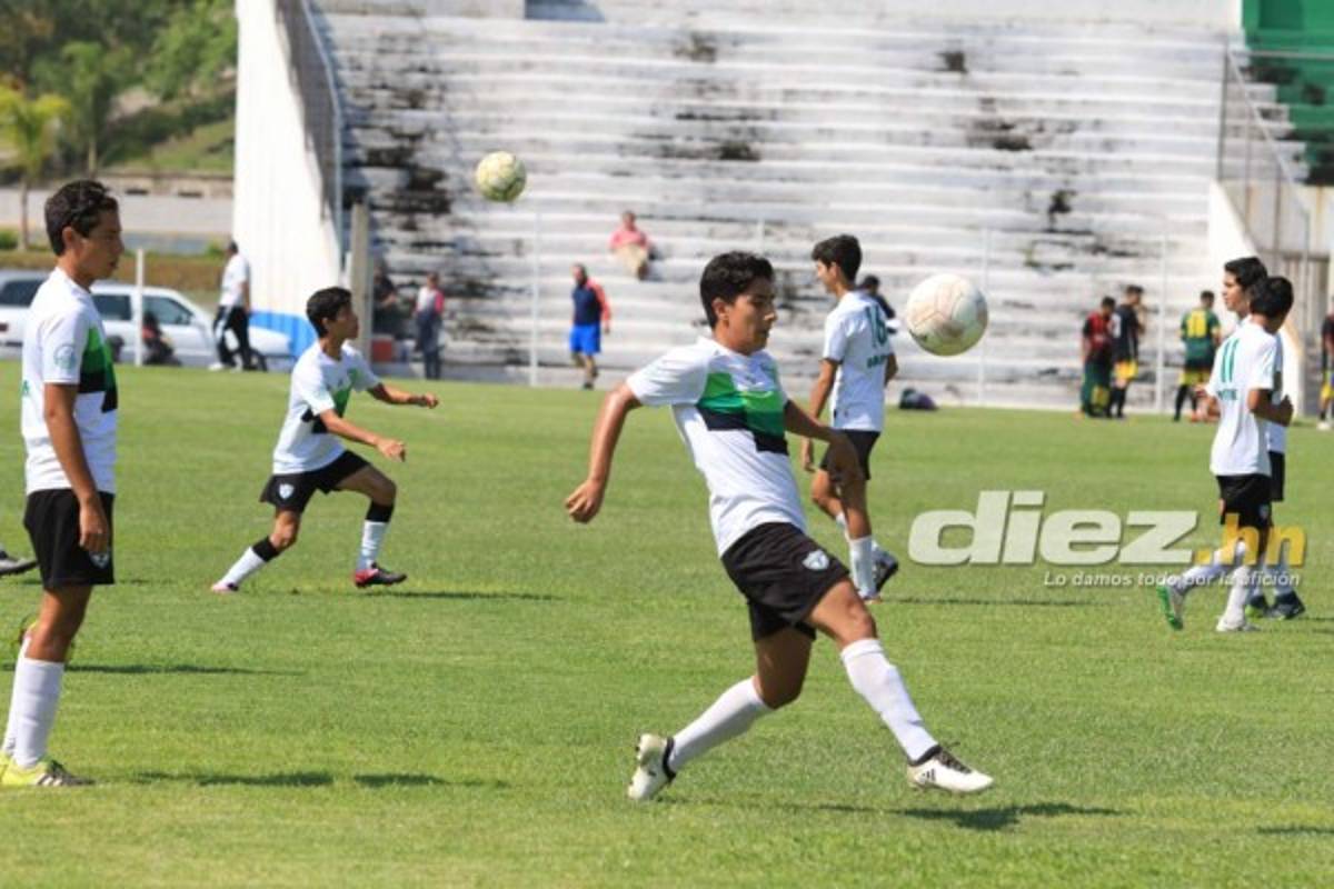 El feo y abandonado estadio donde entrena Honduras en Cuernavaca