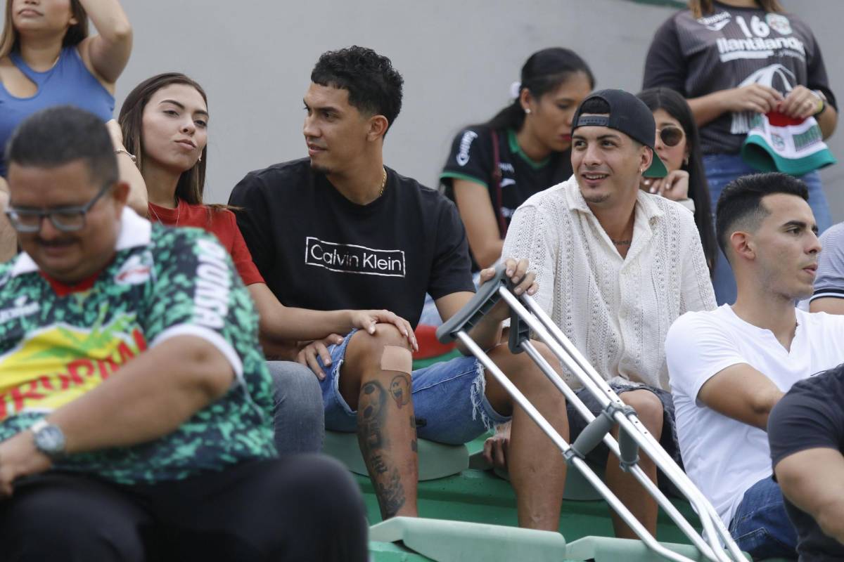 Tremendo diluvio en el Nacional, enfado de los aficionados de Marathón, jugador en muletas, bellas chicas y DT en aprietos