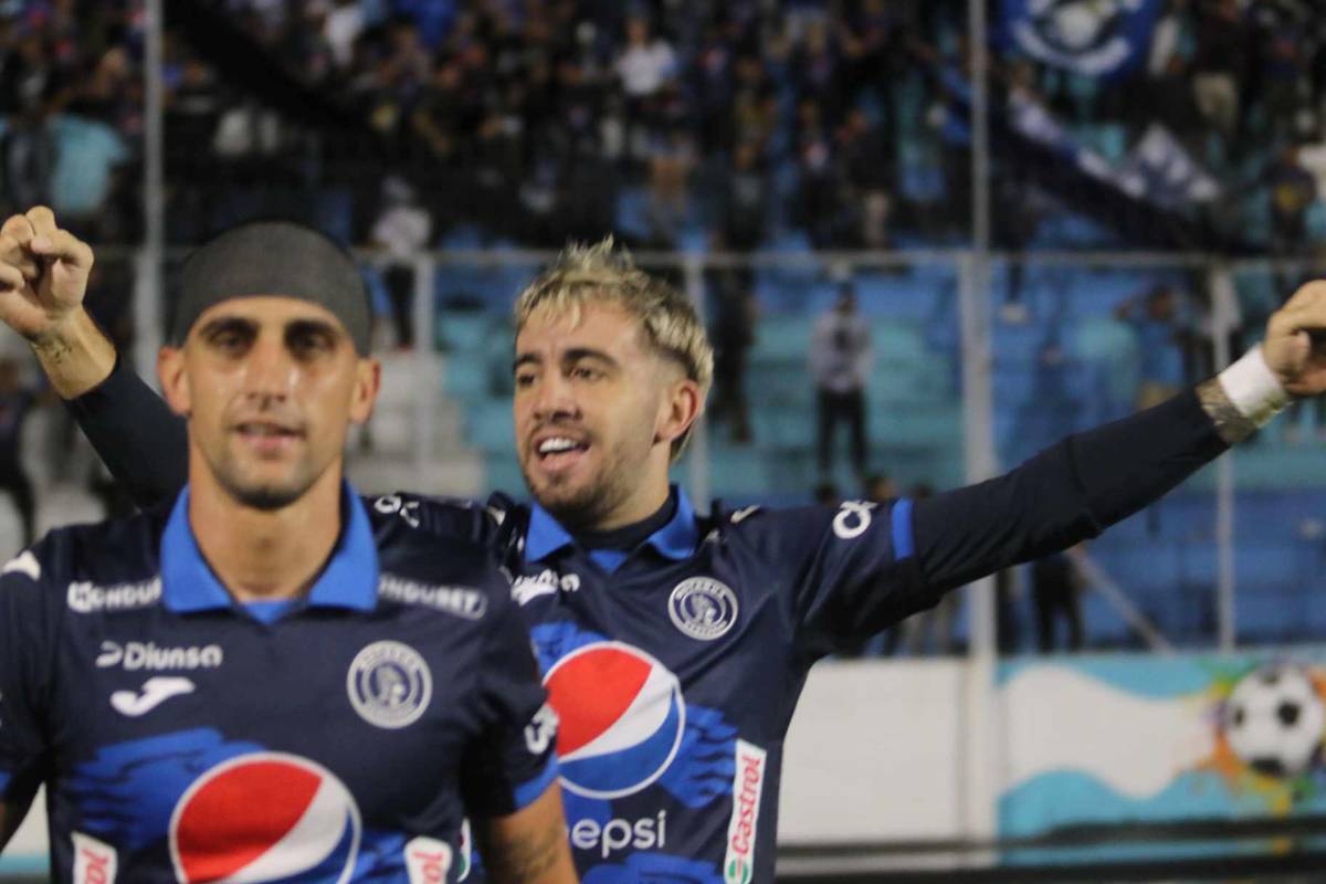 ¿Quién era la chica de rojo? La sangre se hizo presente en la cancha, las preciosas chicas de Motagua y ¿quién comía tajaditas?