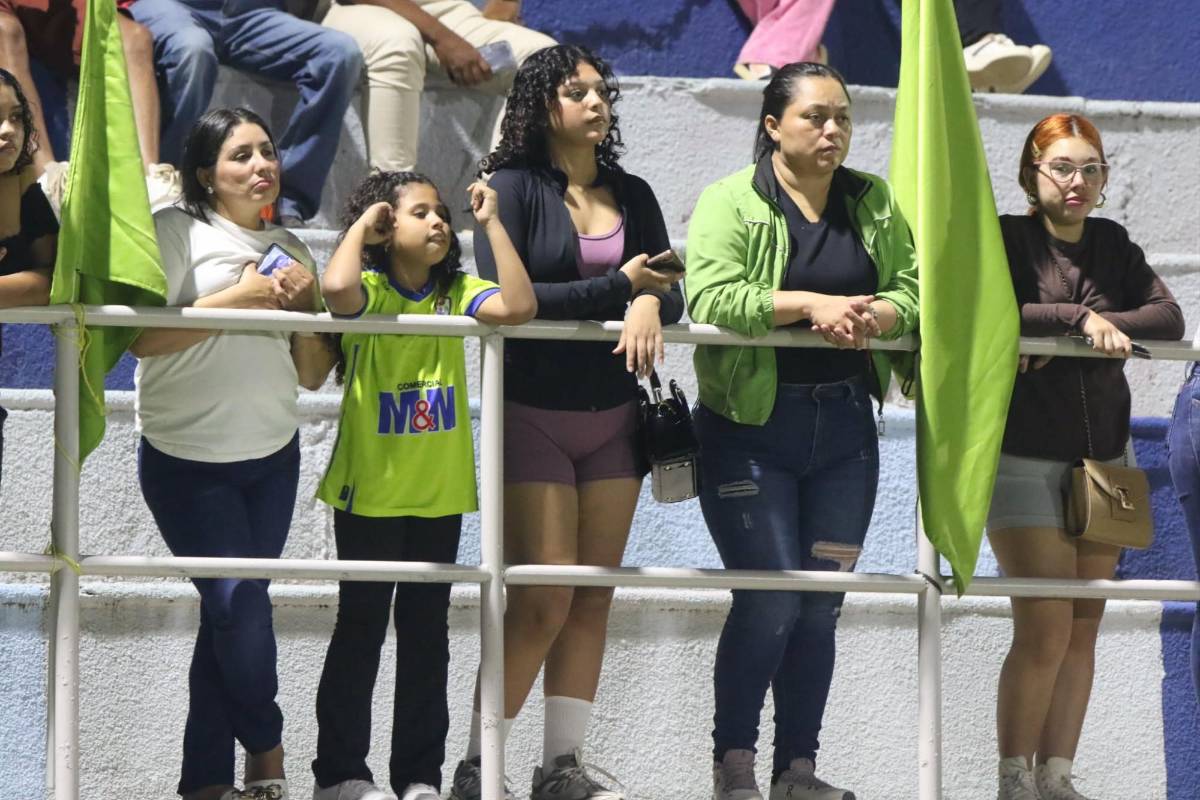 Plantel de Motagua esperó a Romario, bellezas y ¿Entró Emilio al estadio?