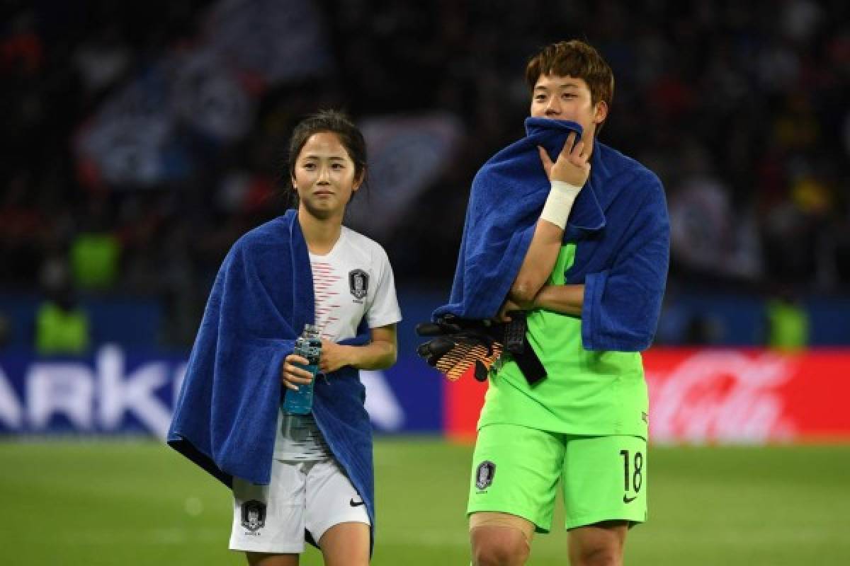 Baile, música y emoción: Francia arrolla en su debut en el Mundial Femenino  