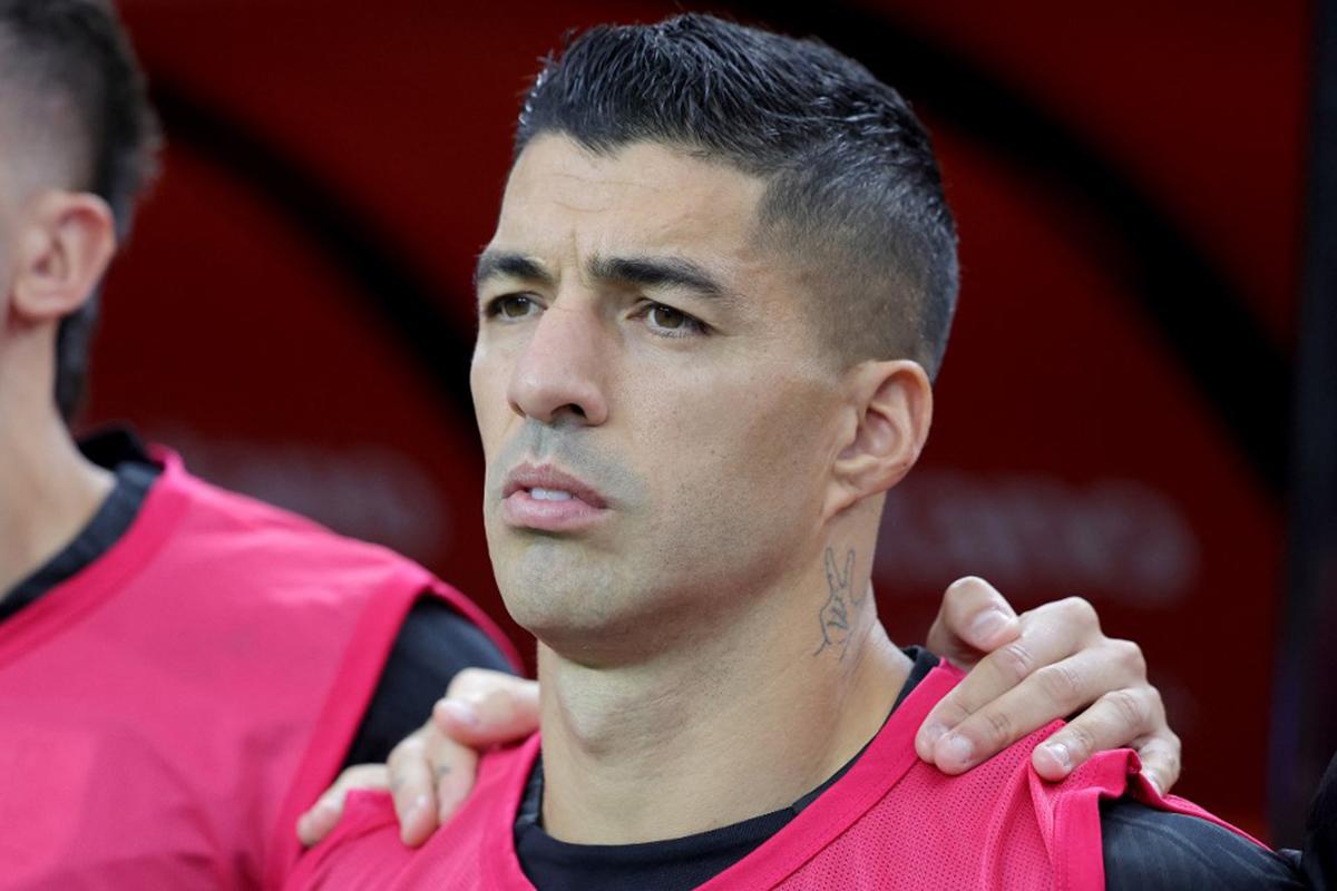 Jugador brasileño le respondió a Luis Suárez y sigue la polémica: “Les duele ver las 5 estrellas en nuestro pecho”