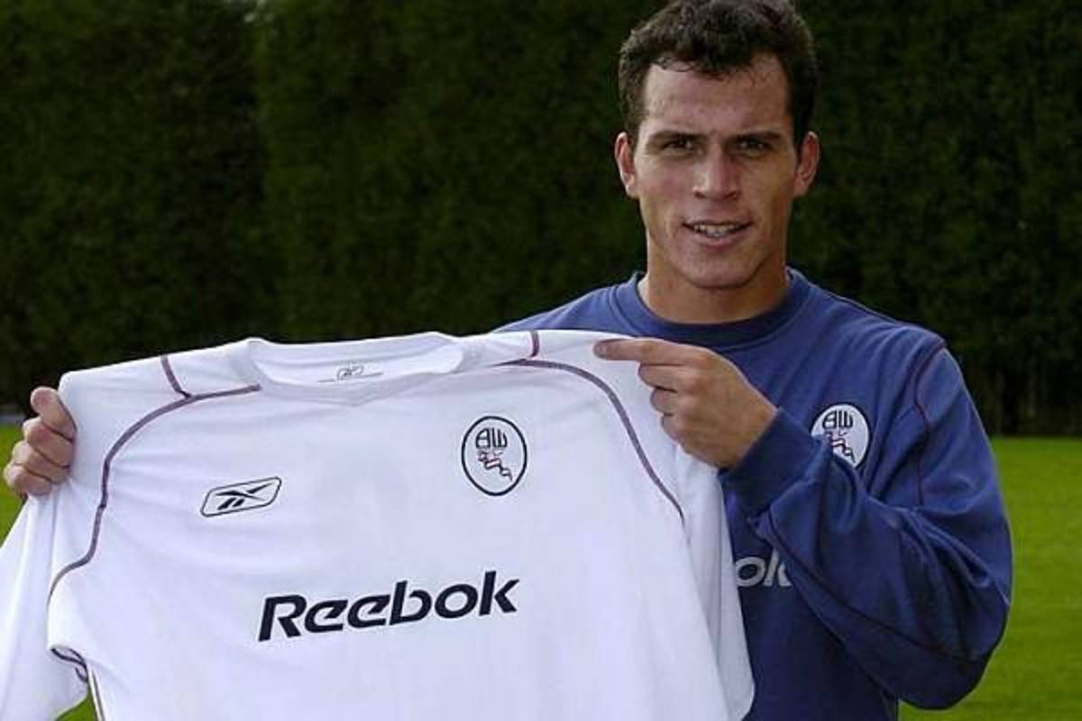 ¡Con un guatemalteco y un exMarathón! Grandes jugadores que pasaron por el Bolton inglés, club que podría desaparecer