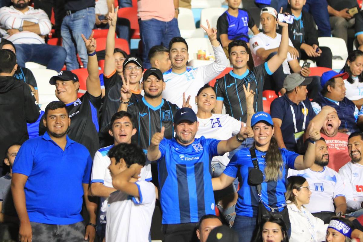 ¡Regresó la alegría! Llenazo en el Nacional, la frustración de Luis Palma y dos jugadores anotaron su primer gol con Honduras