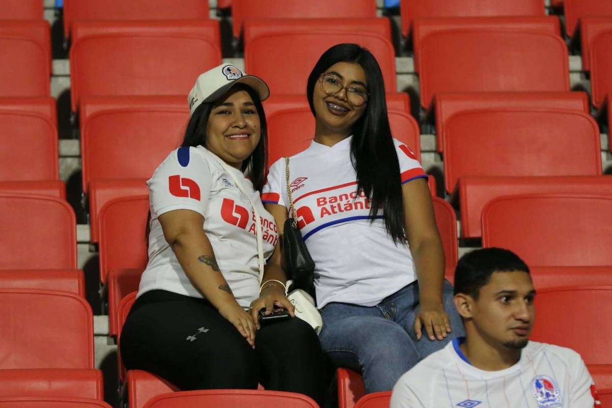 Bellezas olimpistas: Aficionadas causan fascinación en el estadio Nacional Chelato Uclés en juego ante Marathón