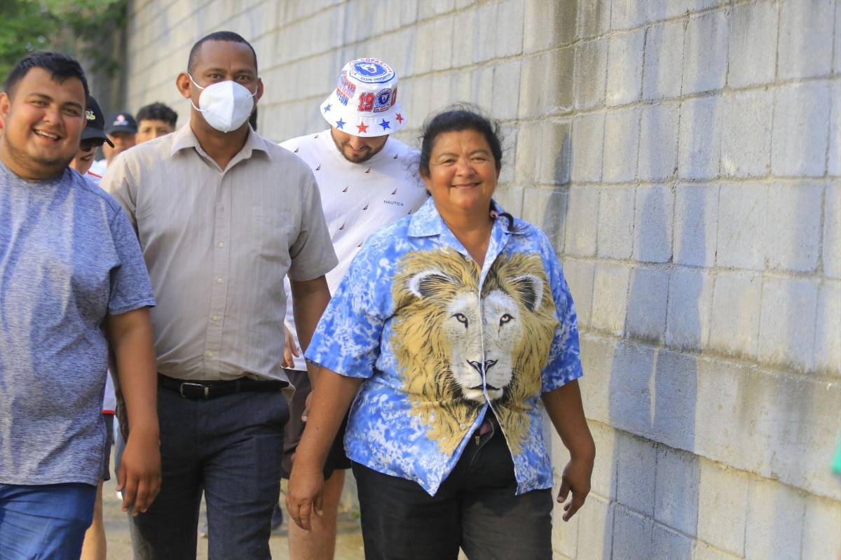 ¡Ambientazo de Champions! Invasión de olimpistas en el Olímpico y el grupo de afición del Atlas que se hace sentir