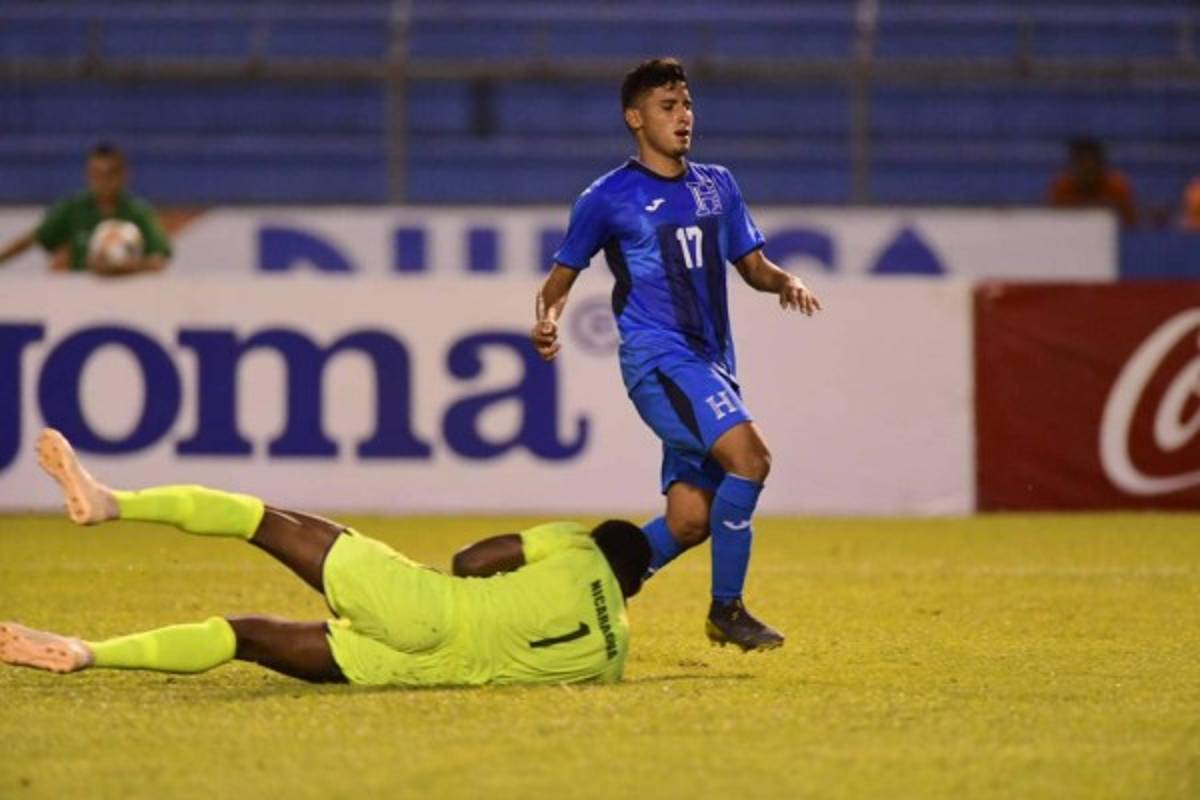 FICHAJES: Michaell Chirinos se va al extranjero y legionario regresa a Honduras