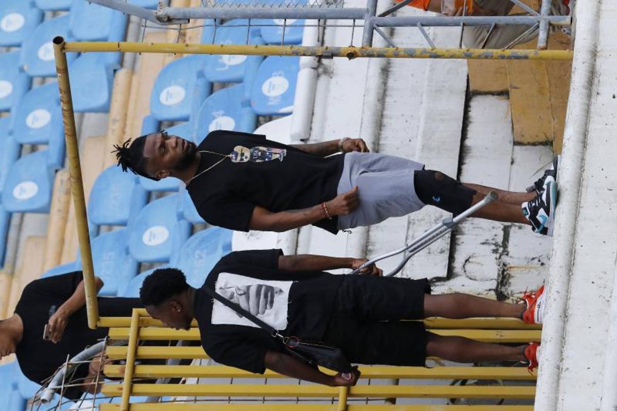 FOTOS: Dos exMotagua sorprenden, Real España sufre duro golpe, error infantil y el enojo que terminó en roja