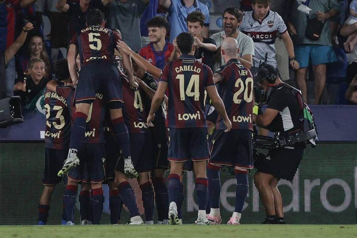 El polémico penal que indignó al Barcelona y Pedri lidera la remontada; Flick lo puso de titular y acaba con los rumores