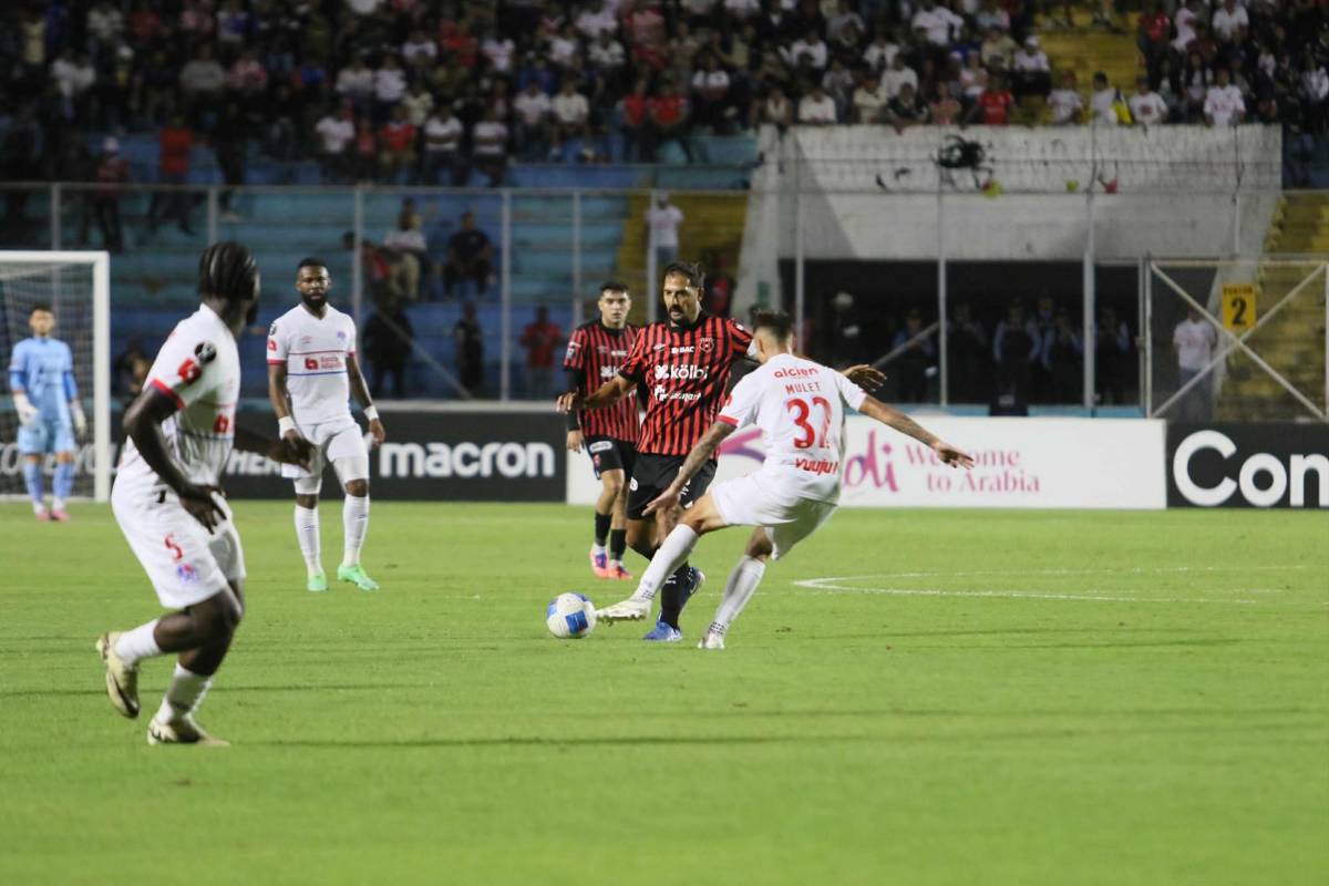 Alajuelense le pintó la cara, decepción en Olimpia al fallar en Copa Centroamericana 2025 y lágrimas al salir en camilla