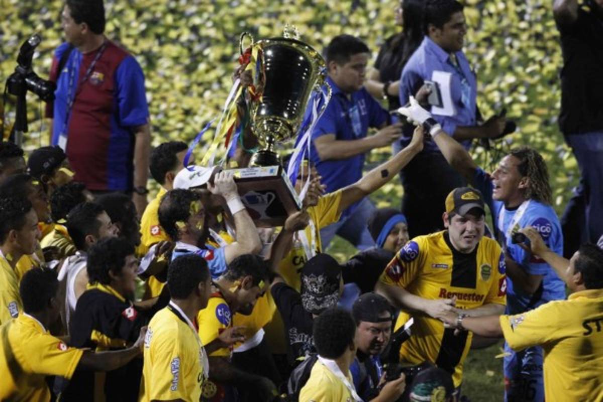 Las mejores fotos de los 87 años de historia del Real España  