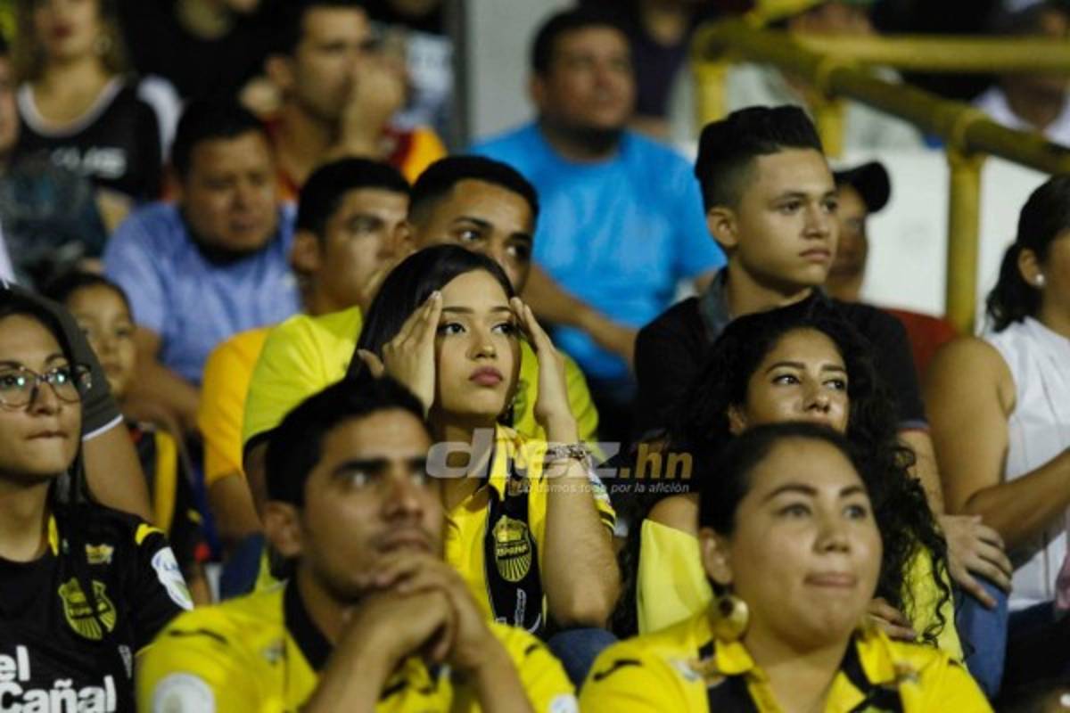 La tristeza de Real España y su gente en la noche que unos Lobos silenciaron el Morazán