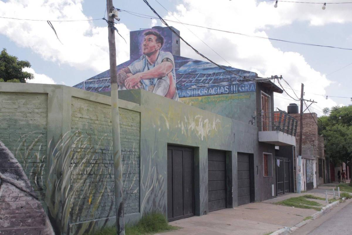 Así está la casa y el humilde barrio donde creció Messi en Rosario