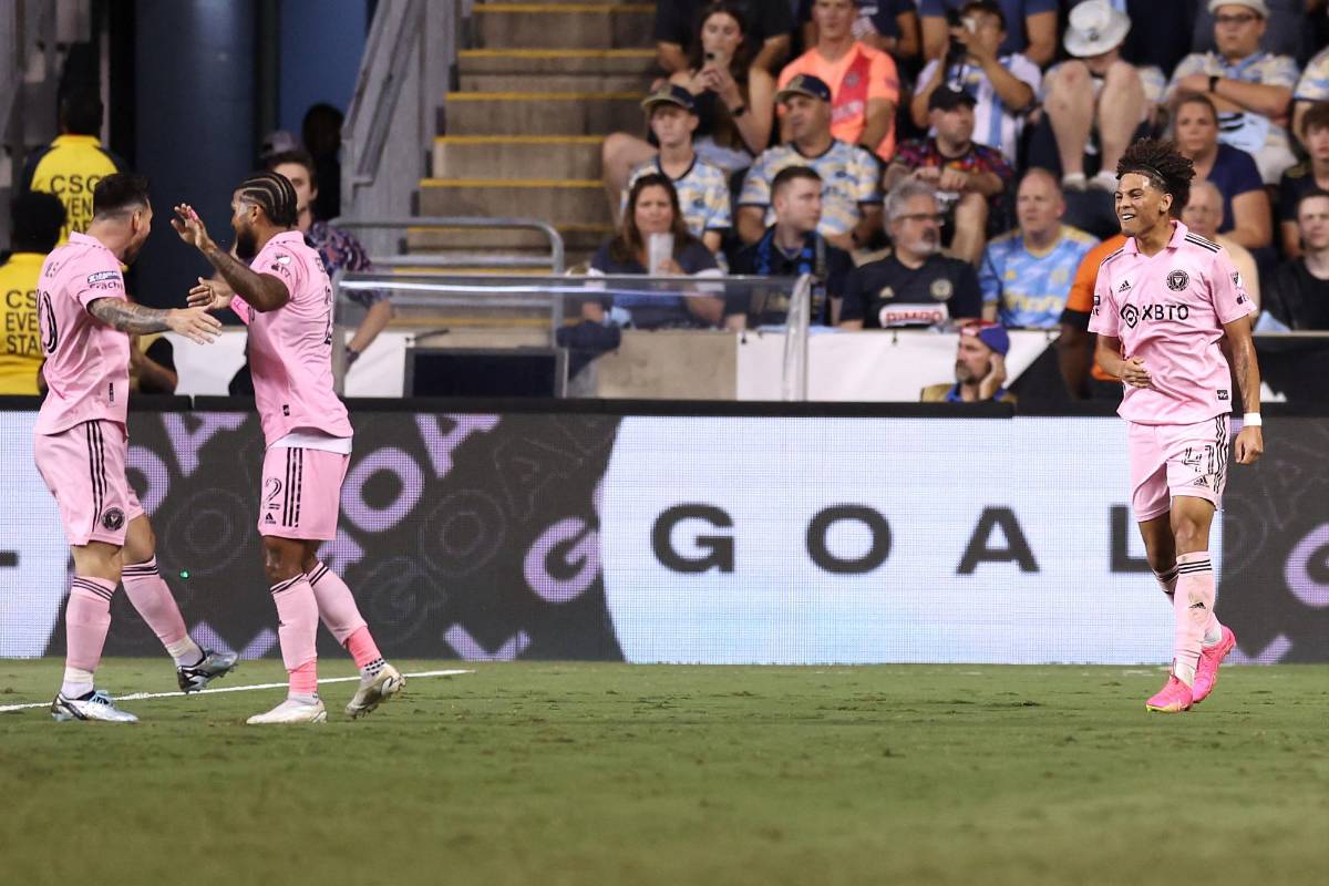 Las históricas fotos del hondureño David Ruiz celebrando junto a Messi, Alba y Busquets en Inter Miami