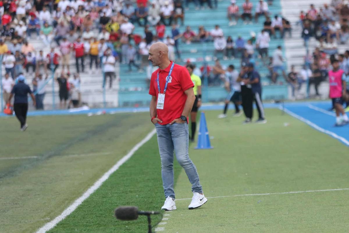 Revelado: Las cuatro razones que fastidiaron a Eduardo Espinel en Olimpia y por las que puso su renuncia