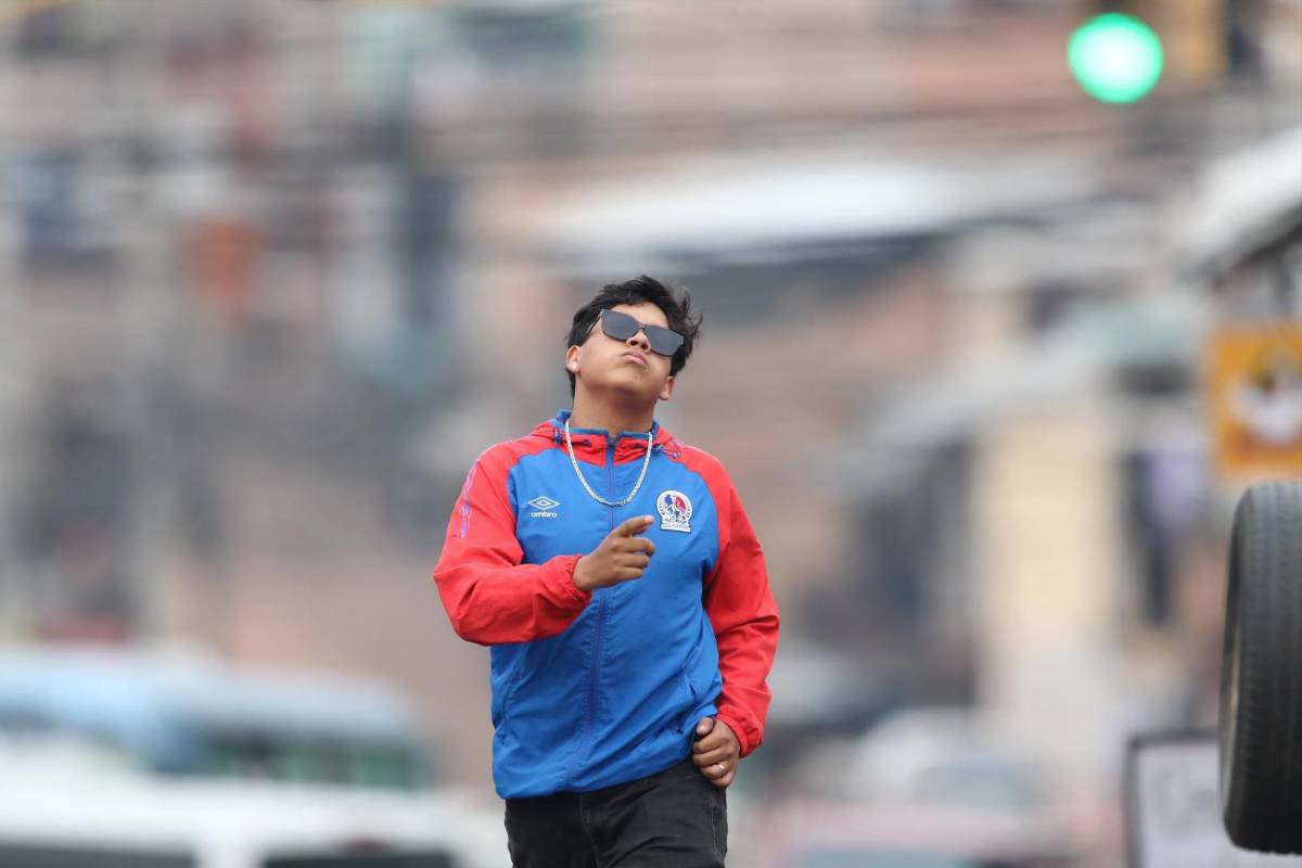 El cántico de Diego Vázquez con el Motagua, tremendo show de la Ultra y la hermosa olimpista que enamoró en el Nacional