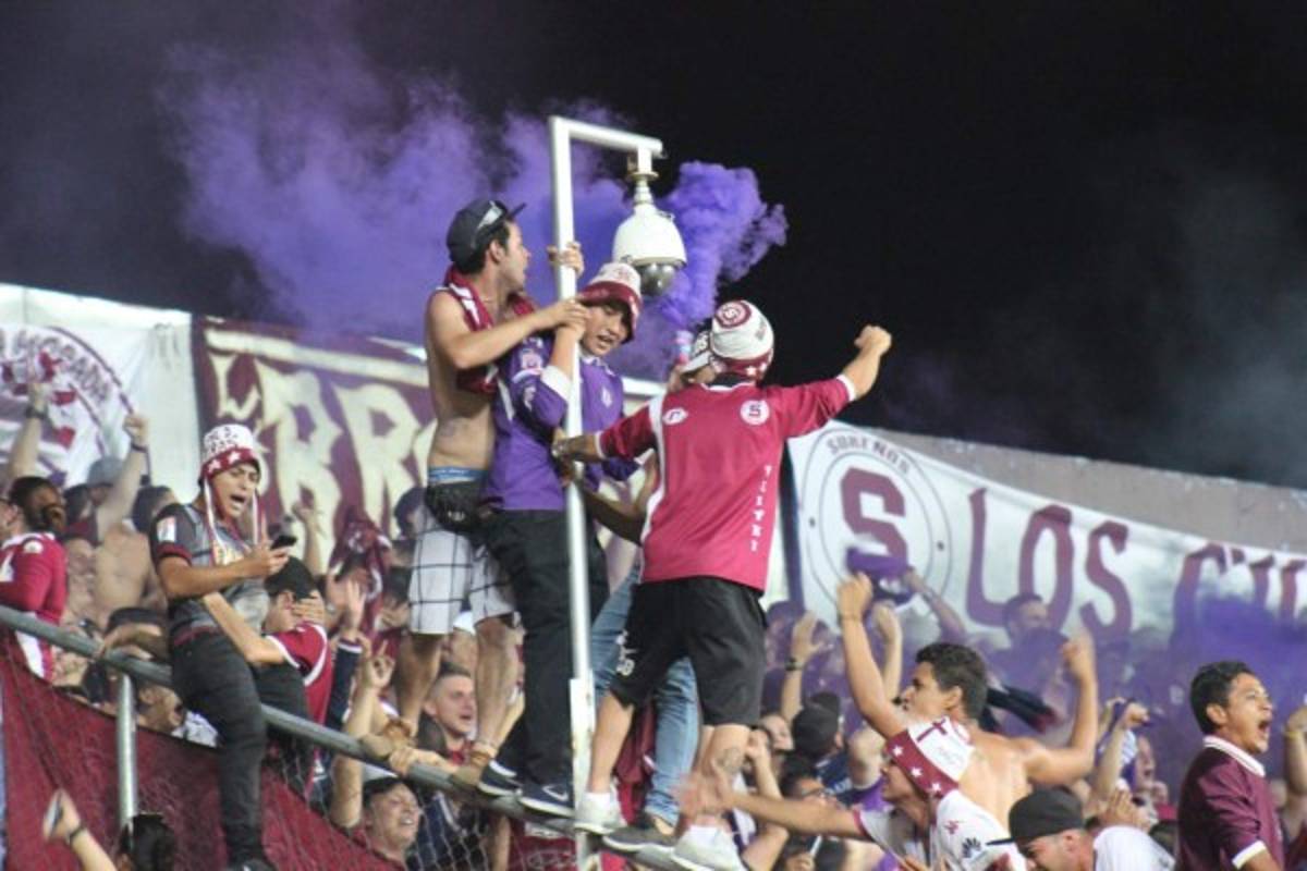 ¡Ambientazo! El estadio Ricardo Saprissa lució sus mejores galas para la final costarricense
