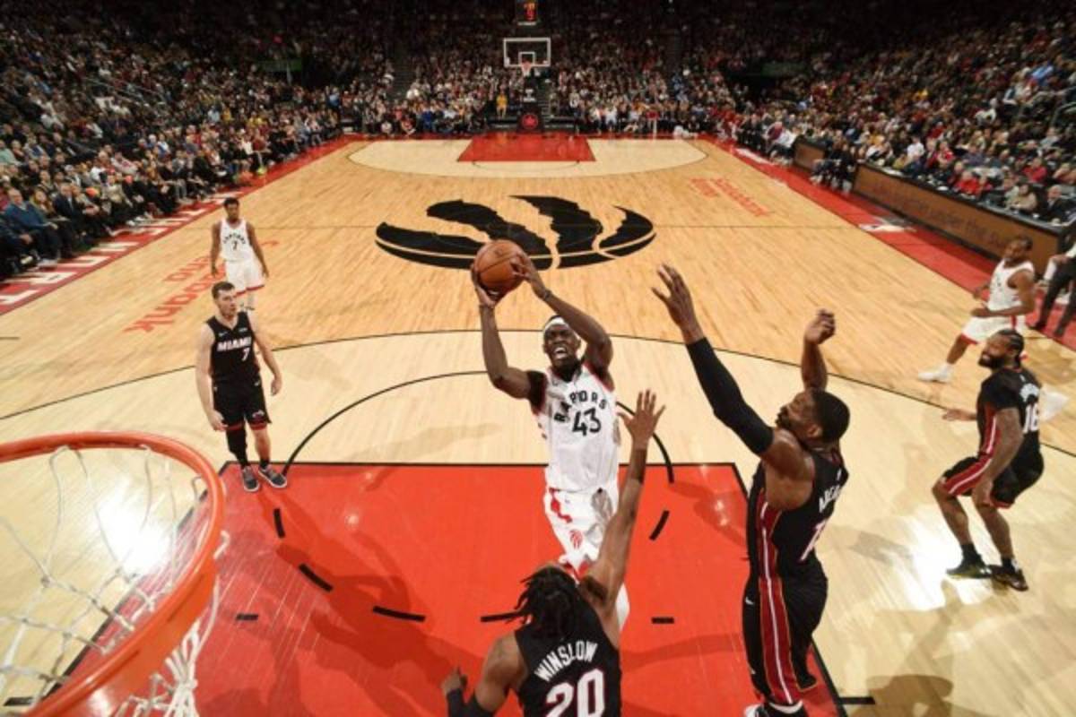 Heat caen y quedan al borde del abismo; Nets vuelven a playoffs  