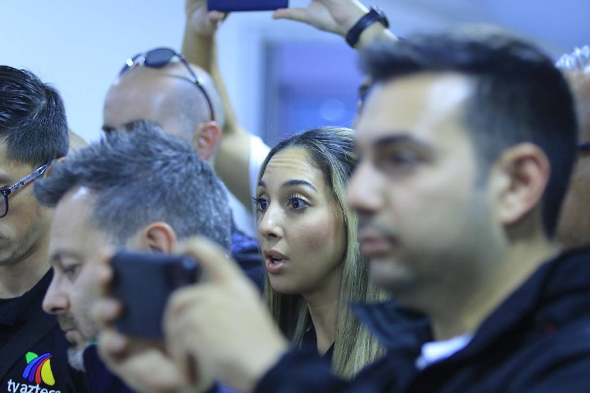 Prensa mexicana y bellas periodistas se apoderan del Olímpico: Atlas, muy sonriente pensando en Olimpia