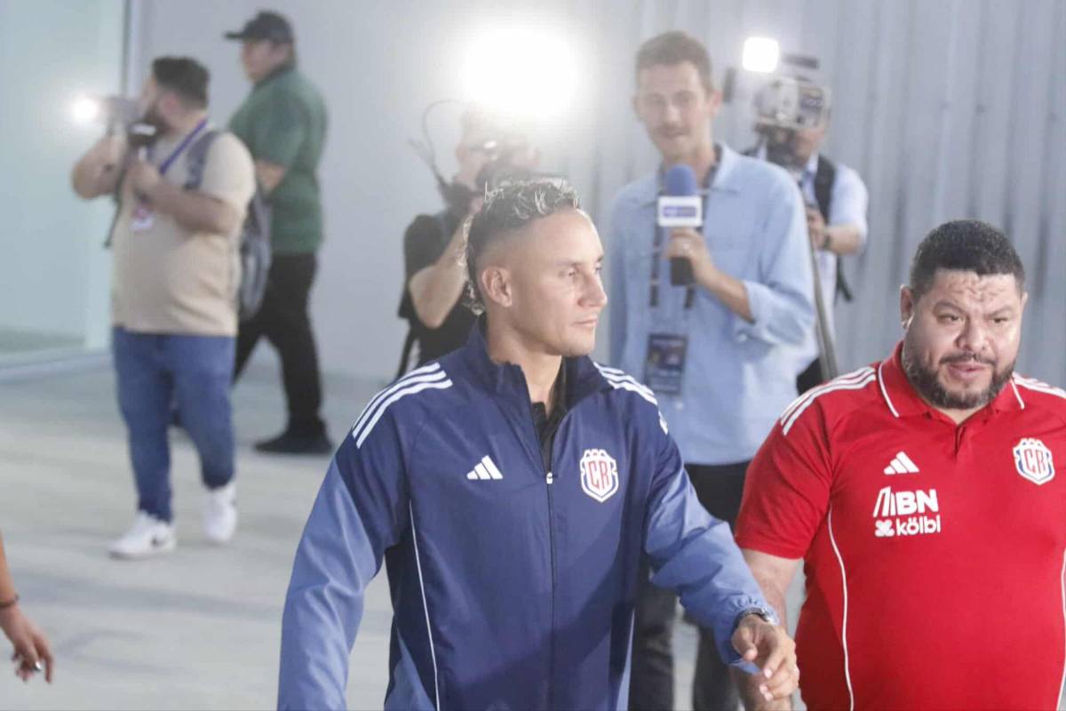 ¿Y Celso Borges? Keylor Navas, el más solicitado y Piojo aceptó selfie, bromas con periodista, así fue la llegada de Costa Rica a Honduras