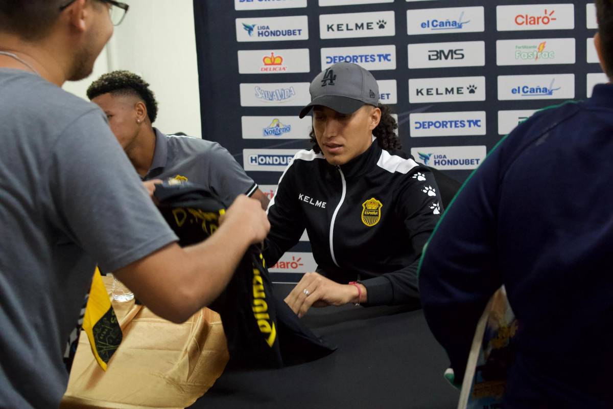 Real España mantiene la buena vibra del liderato en la Liga Nacional de Honduras y comparte con los fanáticos aurinegros