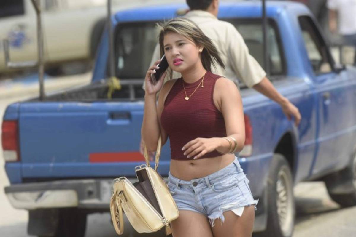 Chicas súper sexys, calor y mucha seguridad; lo mejor del derbi Marathón-Real España