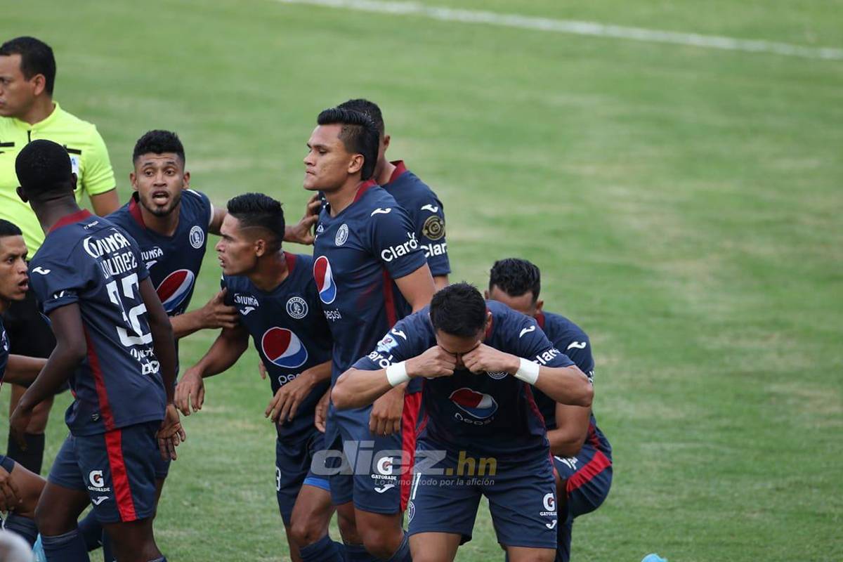 Así festejó Motagua tras avanzar a la final, la tristeza y amargura en Olimpia y las bellas chicas que sufrieron por el león