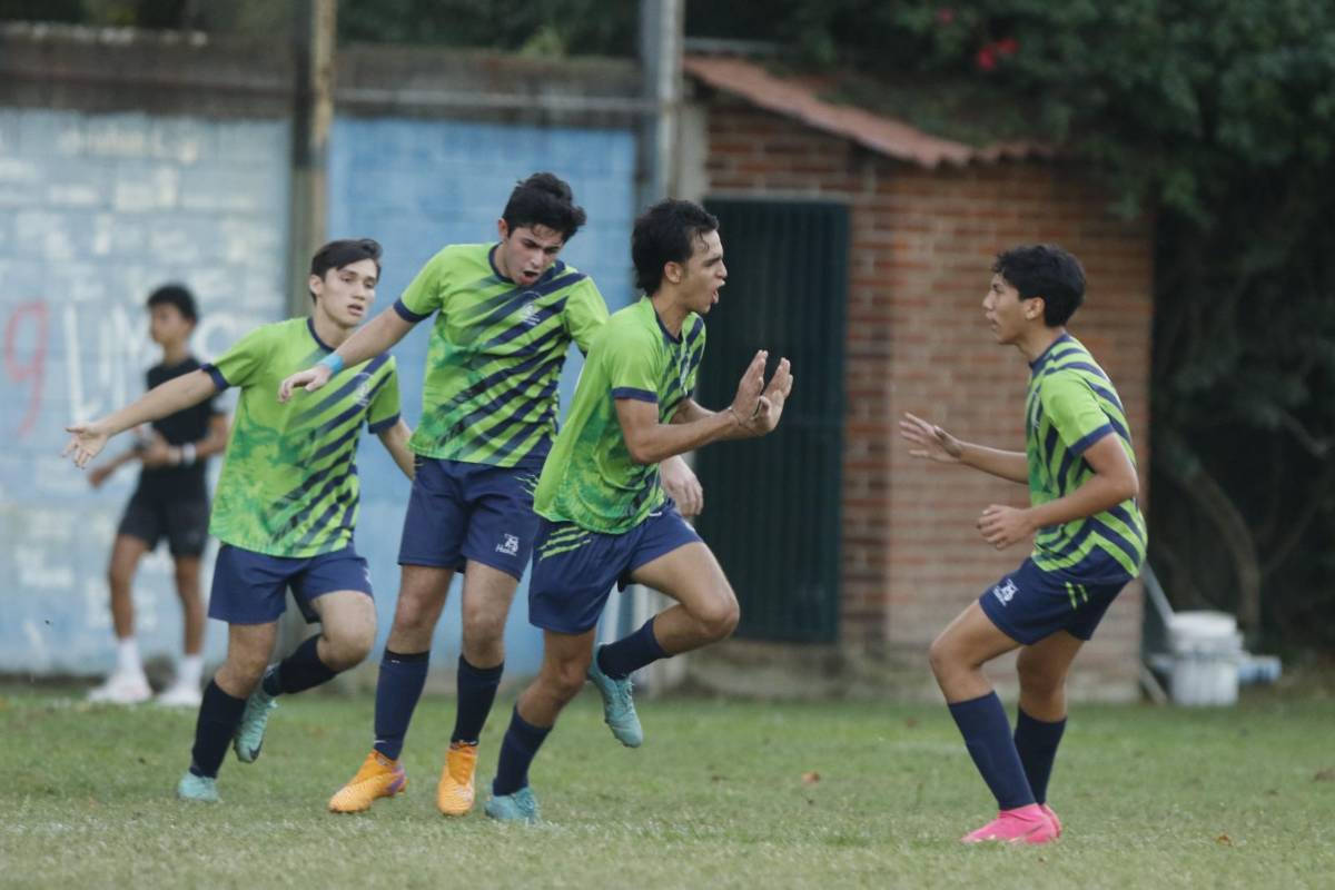 Una leyenda presente y exjugador como DT: ¡así es la fiesta del torneo ABSH de escuelas bilingües!