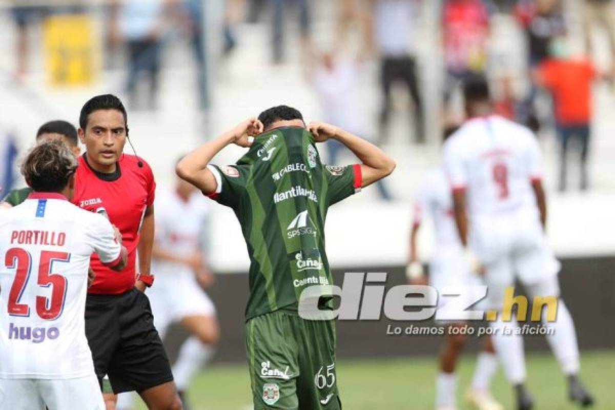 Tarde de locura en el Nacional: baile de Diego Reyes, abrazo de Troglio y las bellezas del repechaje ante Marathón